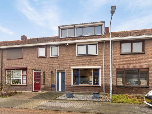 Bernhardstraat 5, Terneuzen