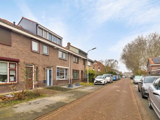 Bernhardstraat 5, Terneuzen