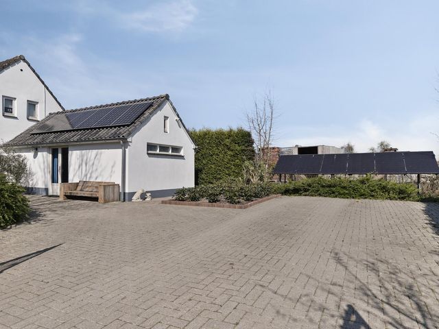 Grotestraat 46, Deest