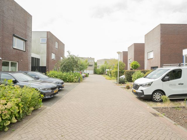 Vijverboslaan 8, Spijkenisse