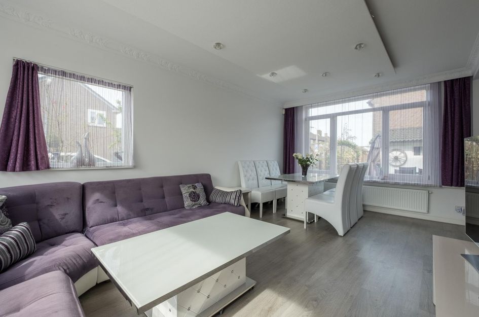 Walraven van Hallstraat 11