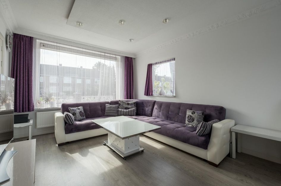 Walraven van Hallstraat 11