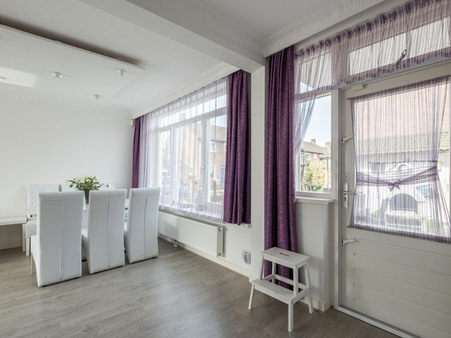 Walraven van Hallstraat 11, Zaandam
