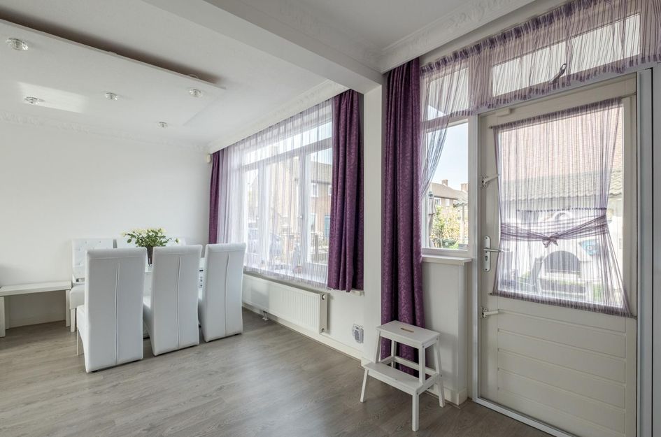 Walraven van Hallstraat 11