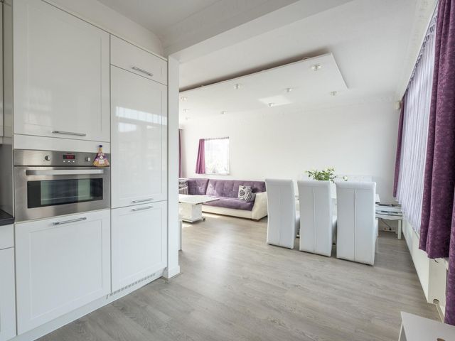 Walraven van Hallstraat 11, Zaandam