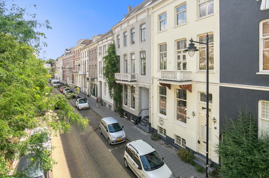 Emmastraat 16