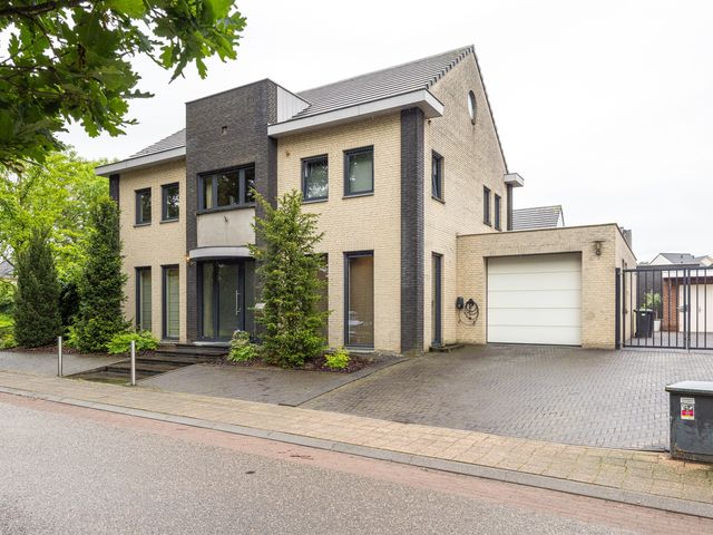 Groesweg 34, Schinveld