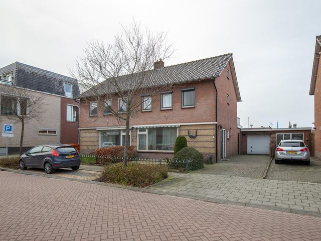 Koningin Emmastraat 5, Woudenberg