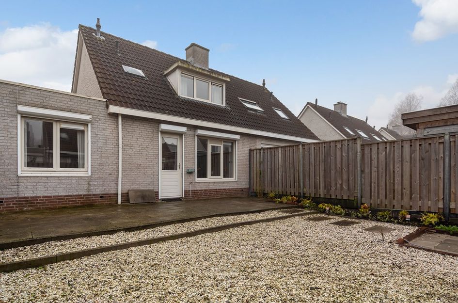 Veerstoep 24