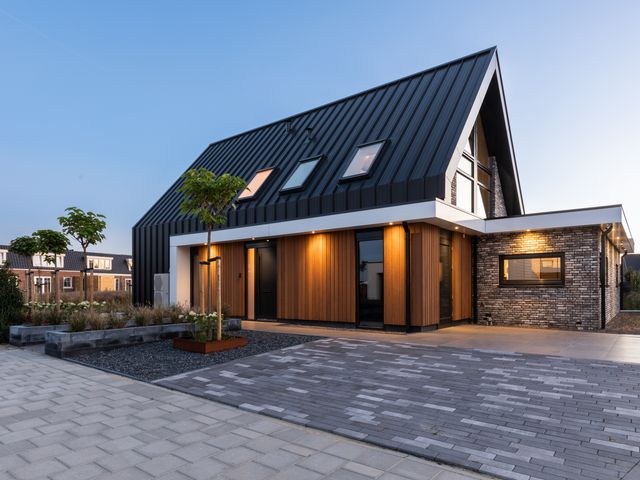 Hertogenlaan 12, Zevenhuizen