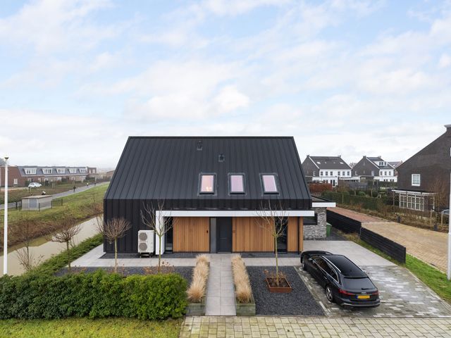 Hertogenlaan 12, Zevenhuizen