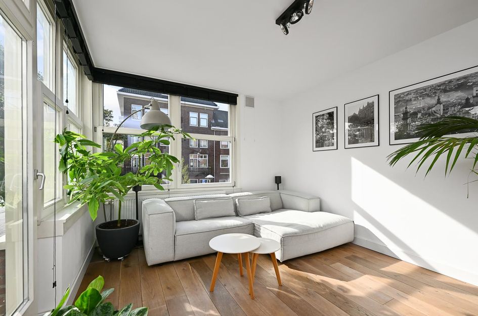 Bloys van Treslongstraat 6 1