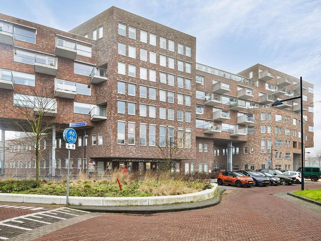 Middeldijkerplein 136, Barendrecht