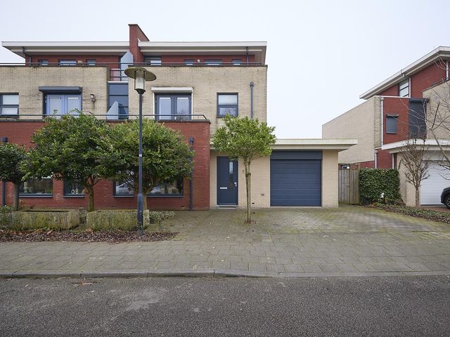 Ooievaar 5, Terneuzen