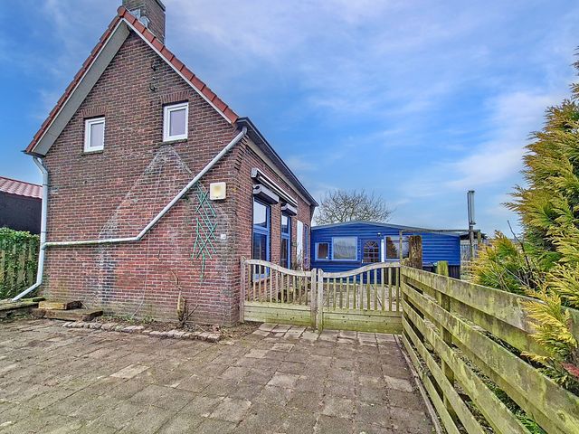 Sasputsestraat 24, Schoondijke