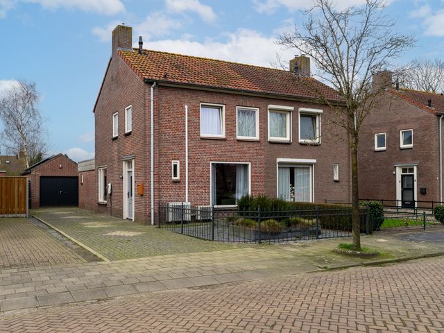 Rector Gelissenstraat 8, Waspik