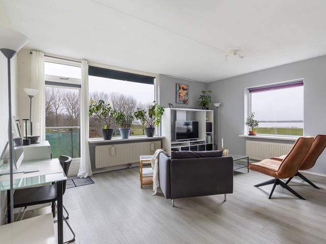 Dijkmeent 19, Almere