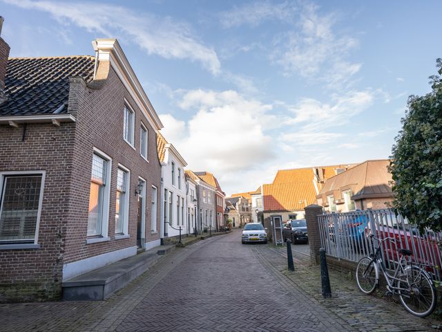 Warmoesstraat 10, Den Burg