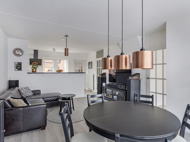 Mede 9, Waalwijk