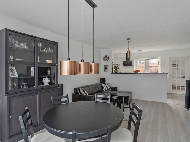 Mede 9, Waalwijk