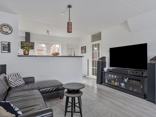 Mede 9, Waalwijk