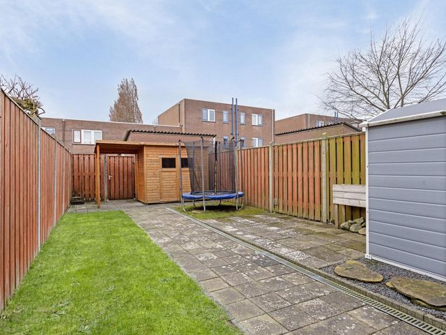 Mede 9, Waalwijk