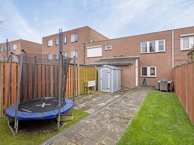 Mede 9, Waalwijk