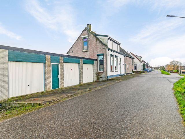 Zuiddijk 55, Oude-Tonge