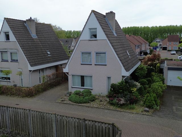 Puccinistraat 6, Hulst