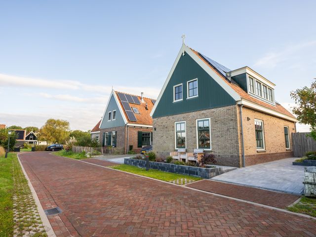 Oost 56, Oosterend