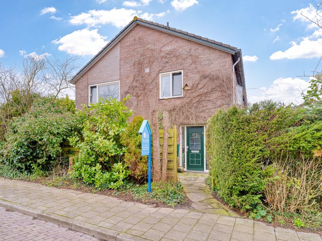 Mr. A. Roeststraat 2, Groede
