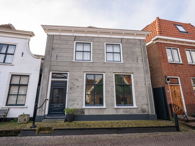 Warmoesstraat 4, Den Burg