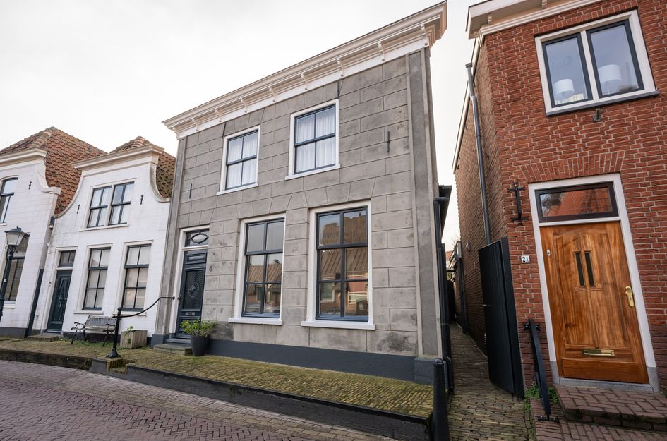 Warmoesstraat 4