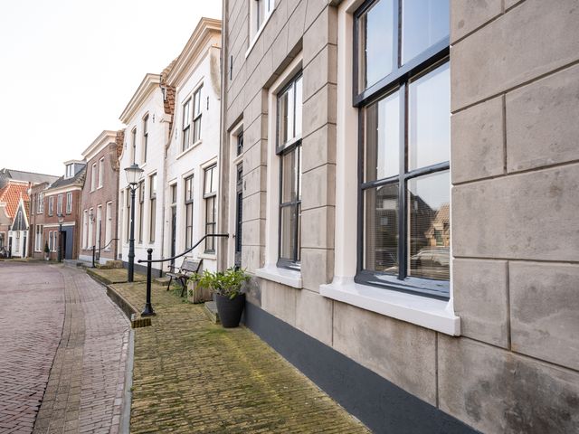 Warmoesstraat 4, Den Burg