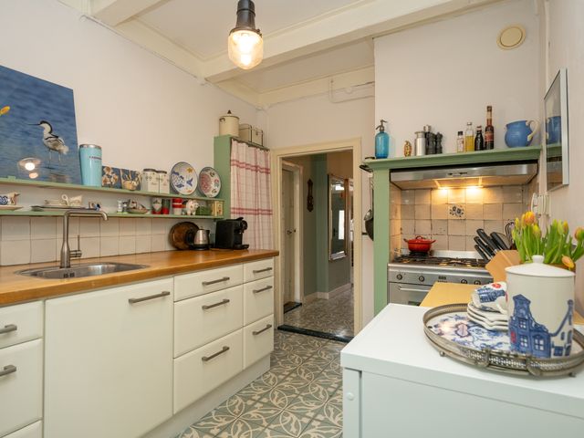 Warmoesstraat 4, Den Burg