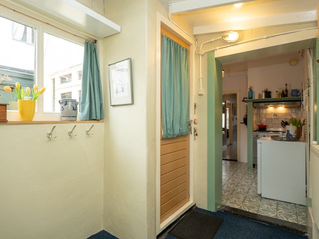 Warmoesstraat 4, Den Burg