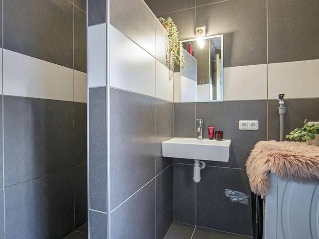 Tholensstraat 143, Terneuzen