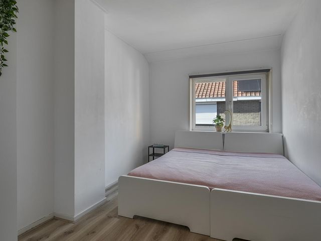 Tholensstraat 143, Terneuzen