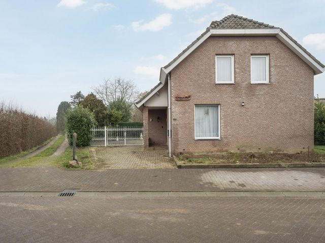 Graetheide 40A, Born