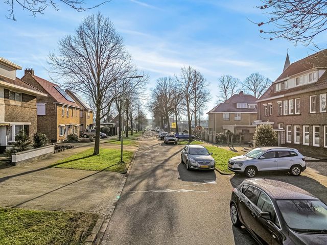 Hyacinthenlaan 37, Geleen