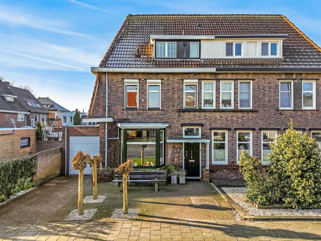 Hyacinthenlaan 37, Geleen