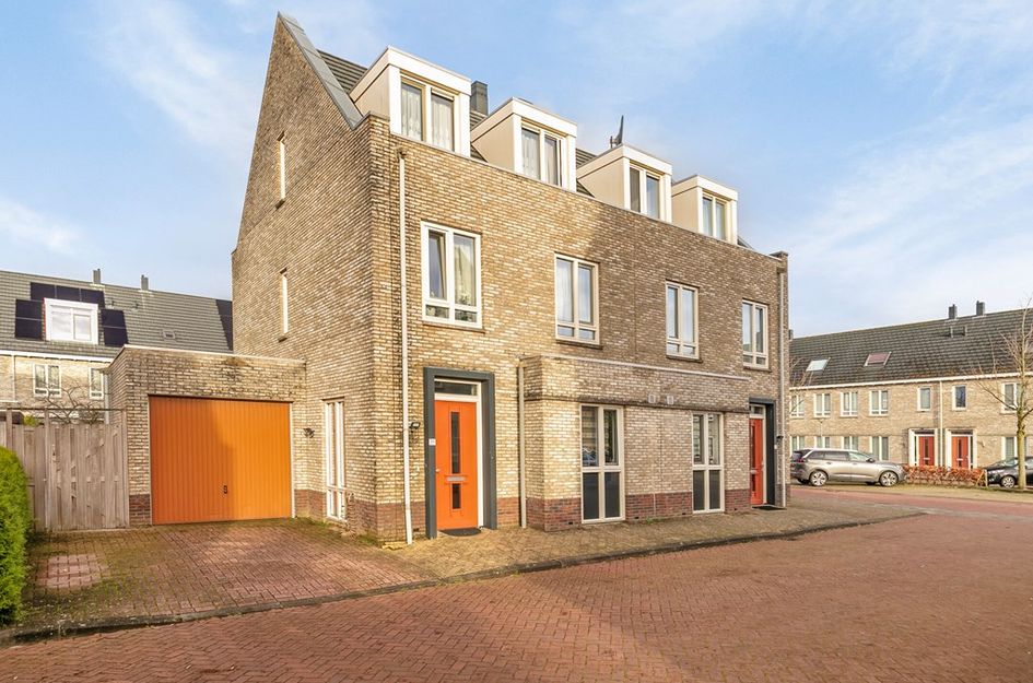 Joop Den Uylstraat 39