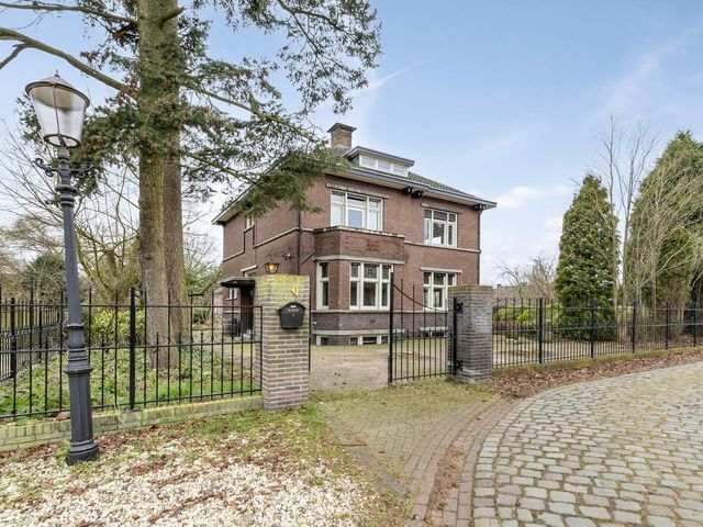 Hoekstraat 1, Tegelen