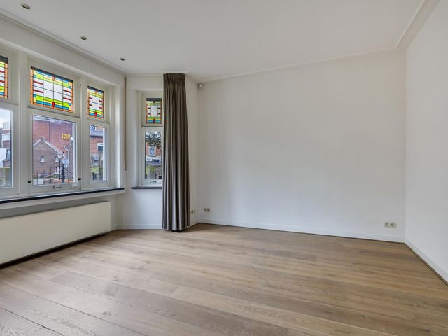 Hoekstraat 1, Tegelen