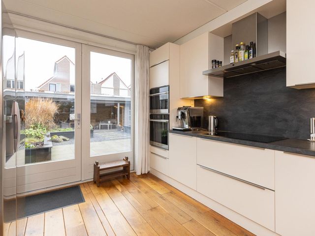 Cypres 70, Hoorn