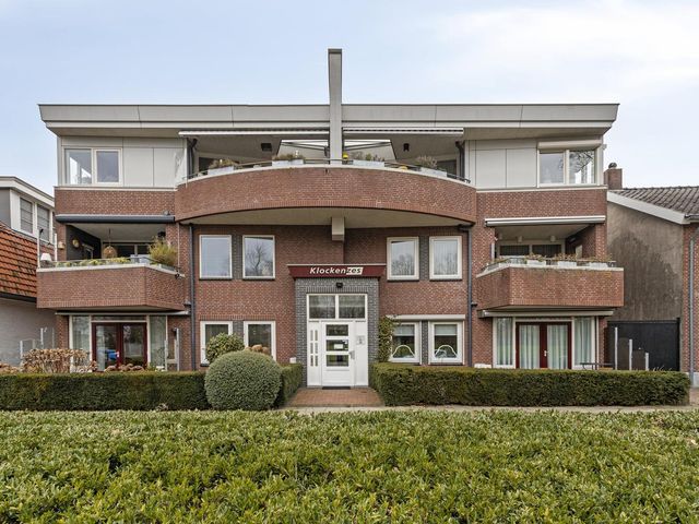 Burgemeester van der Klokkenlaan 25, Waalwijk