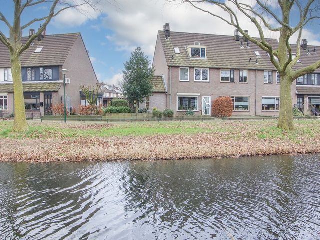 Zwaluw 32, Bunschoten-Spakenburg
