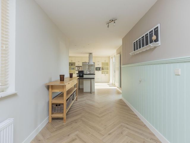 Volkerak 28, Brielle
