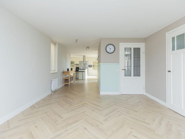 Volkerak 28, Brielle