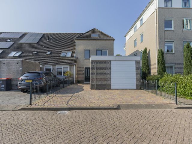 Volkerak 28, Brielle